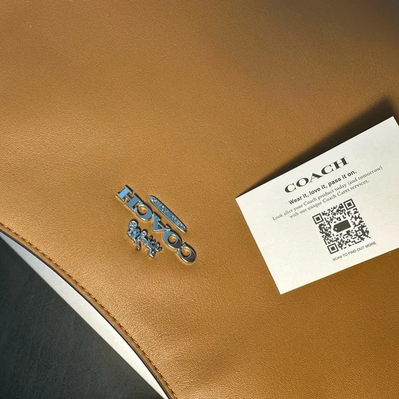 Coach Tan Leather Shoulder Bag - Picture 4 of 6